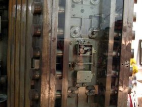 ../2010/03/07-1237-brooklyn-NY-flea-williamsburg-bank-vault-gear.jpg