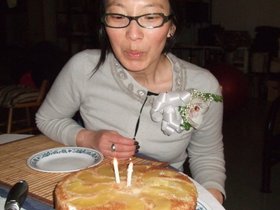 ../2010/05/11-1954-nora-birthday-cake.jpg