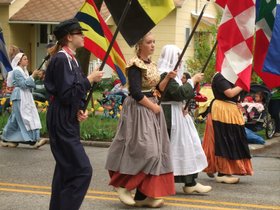 14-1332-holland-tulip-time-march.jpg