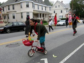 ../2011/10/02-1324-davis_sq-honk_parade-parade.jpg