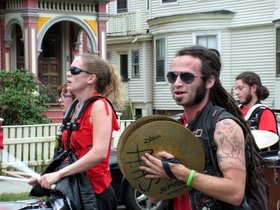 ../2011/10/02-1335-davis_sq-honk_parade-parade-dreds.jpg