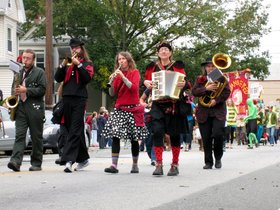 ../2011/10/02-1342-davis_sq-honk_parade-parade-band.jpg
