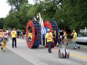 ../2011/10/02-1345-davis_sq-honk_parade-parade-wheel.jpg