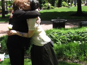 ../2012/05-wedding/19-1257-ruth-wedding-nora-hug-bleventhal_park.jpg