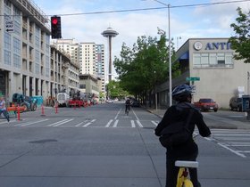 ../2014/05/27-1210-space_needle-WA-seattle-bike-nora.jpg