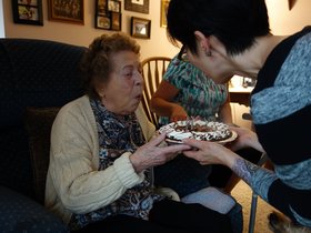 ../2014/08/29-2047-birthday-ann-nora.jpg
