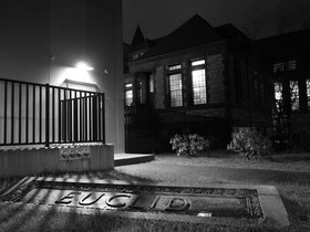 ../2014/12/03-1846-library-street-night.jpg
