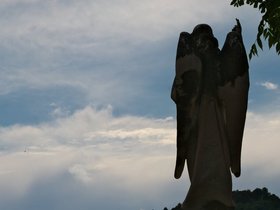 ../2016/05/15-1605-cemetery-vis-croatia-island-ruins.jpg