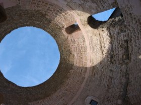 ../2016/05/23-0755-HRV-diocletian_palace-split.jpg