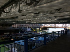 ../2017/04/09-1607-street.jpg