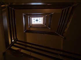 ../2017/09/28-0120-stairs-building.jpg