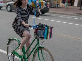 ../2018/05/10-1830-street-balloon-bike-woman.jpg