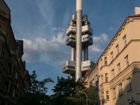 ../2018/05/25-1929-prague-CZE-building-tower.jpg