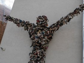 ../2018/05/26-1414-museum-prague-sculpture.jpg