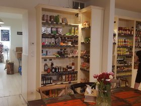 ../2018/05/29-1439-prague-CZE-restaurant.jpg