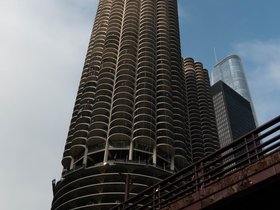 ../2018/08/10-1721-building-chicago-IL.jpg
