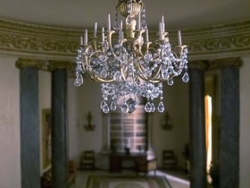 ../2018/08/12-1257-miniatures-chandelier-chicago-IL-museum-art.jpg