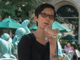 ../2018/08/12-1414-museum-nora-chicago-IL-donut.jpg