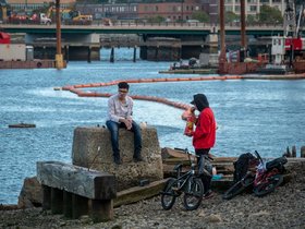 ../2018/10/06-1639-teenagers-river-street.jpg