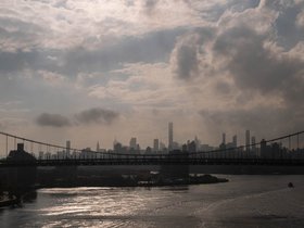 10-1548-NYC-NY-train_ride-skyline.jpg