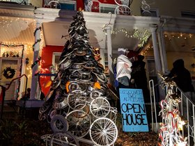 ../2018/12/23-2151-baltimore-MD-light-christmas.jpg