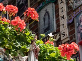 ../2019/06/22-1031-statue-street-saint.jpg