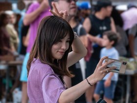 ../2019/08/10-1257-street-selfie.jpg
