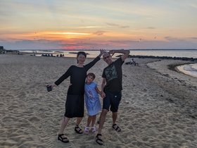 04-2031-beach-nora-norfolk_VA-joseph-sunset-cecilia-july_4.jpg