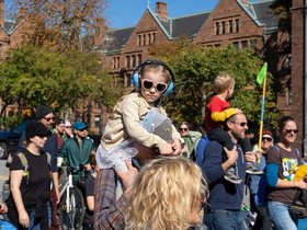 09-1248-parade-honk.jpg