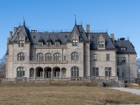 08-1059-newport_RI-building.jpg