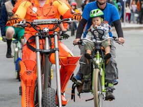 12-1316-parade-bike-honk.jpg