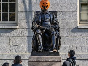 ../2025/11/01-1332-statue-halloween-harvard.jpg