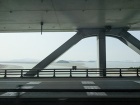 06-1539-KR-bridge-river-seoul-street.jpg
