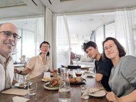 07-1252-KR-joseph-nora-selfie-seoul.jpg