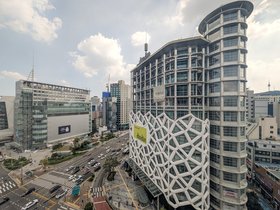07-1508-KR-building-seoul.jpg