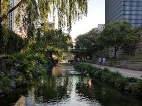 08-1838-KR-river-seoul.jpg